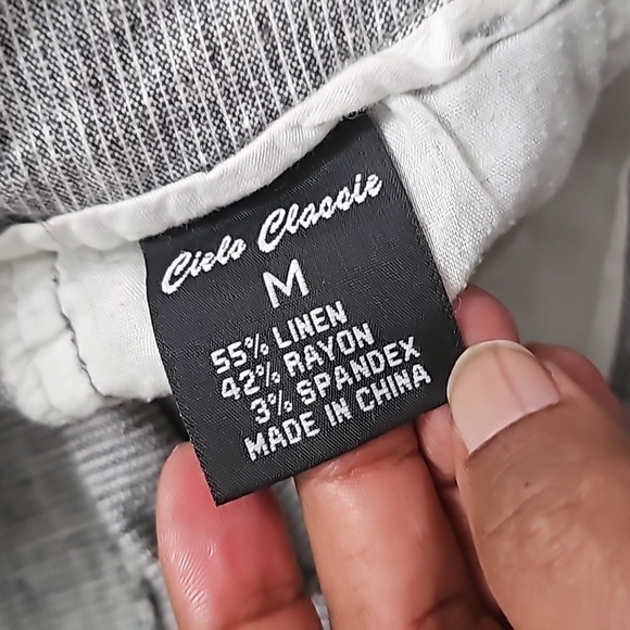 Cielo Classic linen Shorts Gray/white size medium - Picture 7 of 8